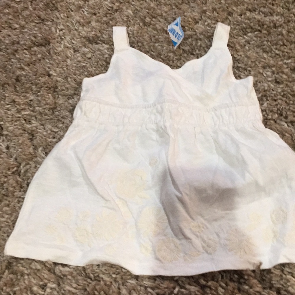 Old navy NWT tank top size 5t white with ivory emb